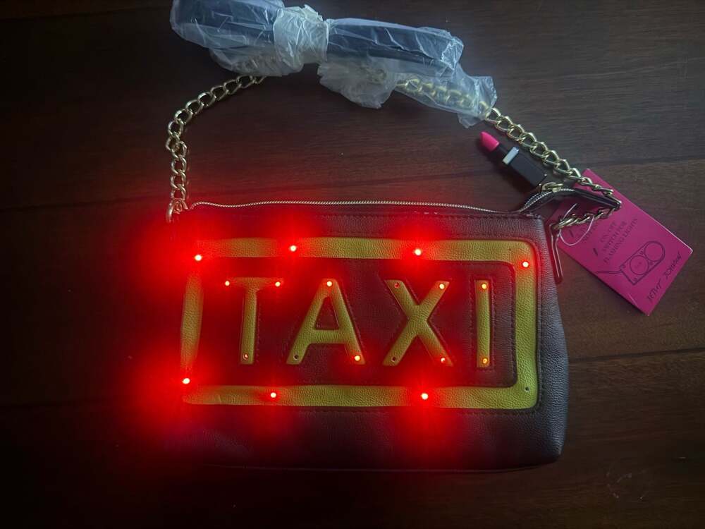 Betsey Johnson Taxi Light-Up Crossbody Purse Black Novelty Bag NWT LED - Picture 3 of 8